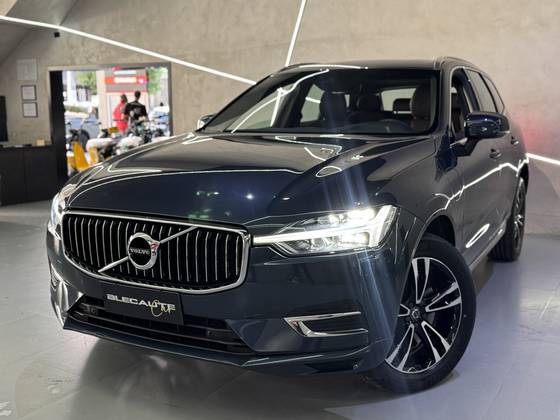 VOLVO XC60 2.0 T8 HYBRID MOMENTUM AWD GEARTRONIC